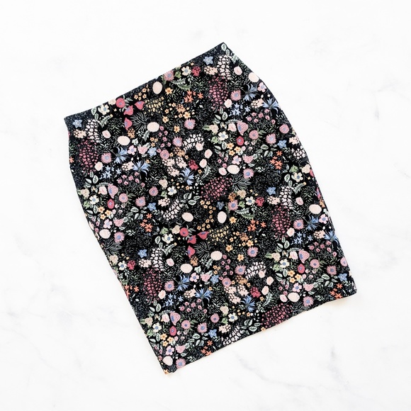 Philosophy Dresses & Skirts - Philosophy Floral Pencil Skirt